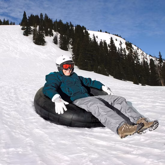 Водные виды спорта, надувной игрушечный круг для плавания из бутилкаучука.